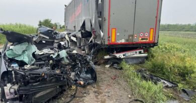 Тир помете лек автомобил
